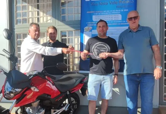 ADMINISTRAÇÃO ENTREGA PRÊMIOS DA CAMPANHA “MIRAGUAI PREMIADO SUA NOTA VALE PRÊMIOS.”