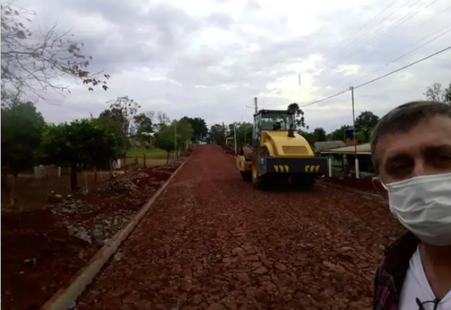 Concluído calçamento na Rua Pernambuco no Irapuá