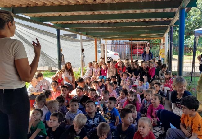 EMEI LENIRINHA REALIZA PIQUENIQUE LITERÁRIO EM COMEMORAÇÃO AO DIA NACIONAL DO LIVRO INFANTIL
